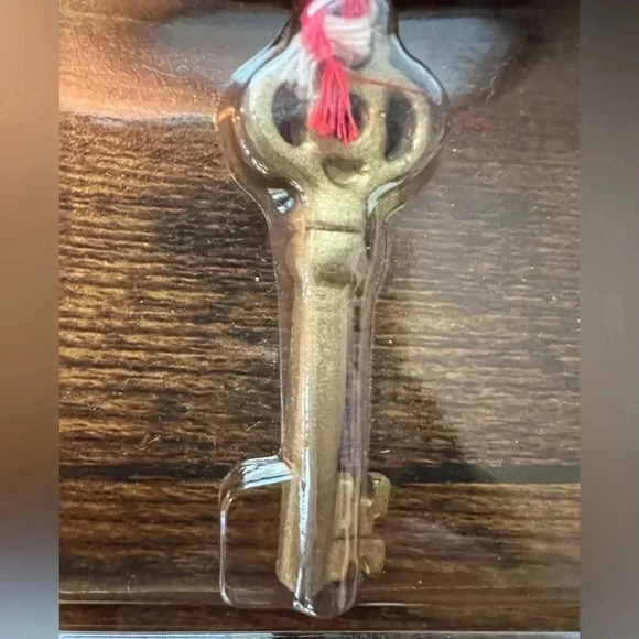 Midwest | Santa’s Magic Key. - Picture 2 of 9